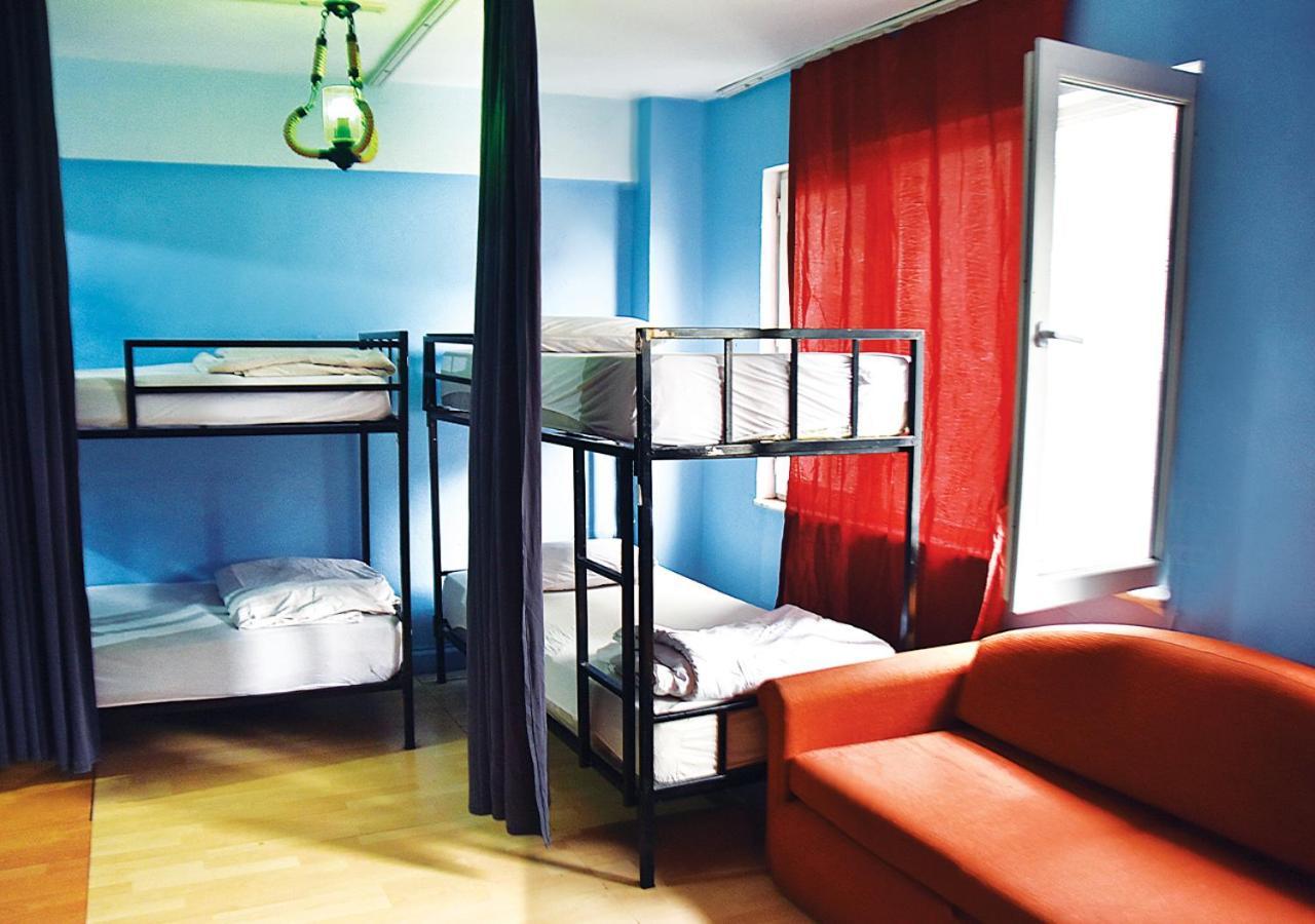 Nostalji Hostel Istanbul Bagian luar foto