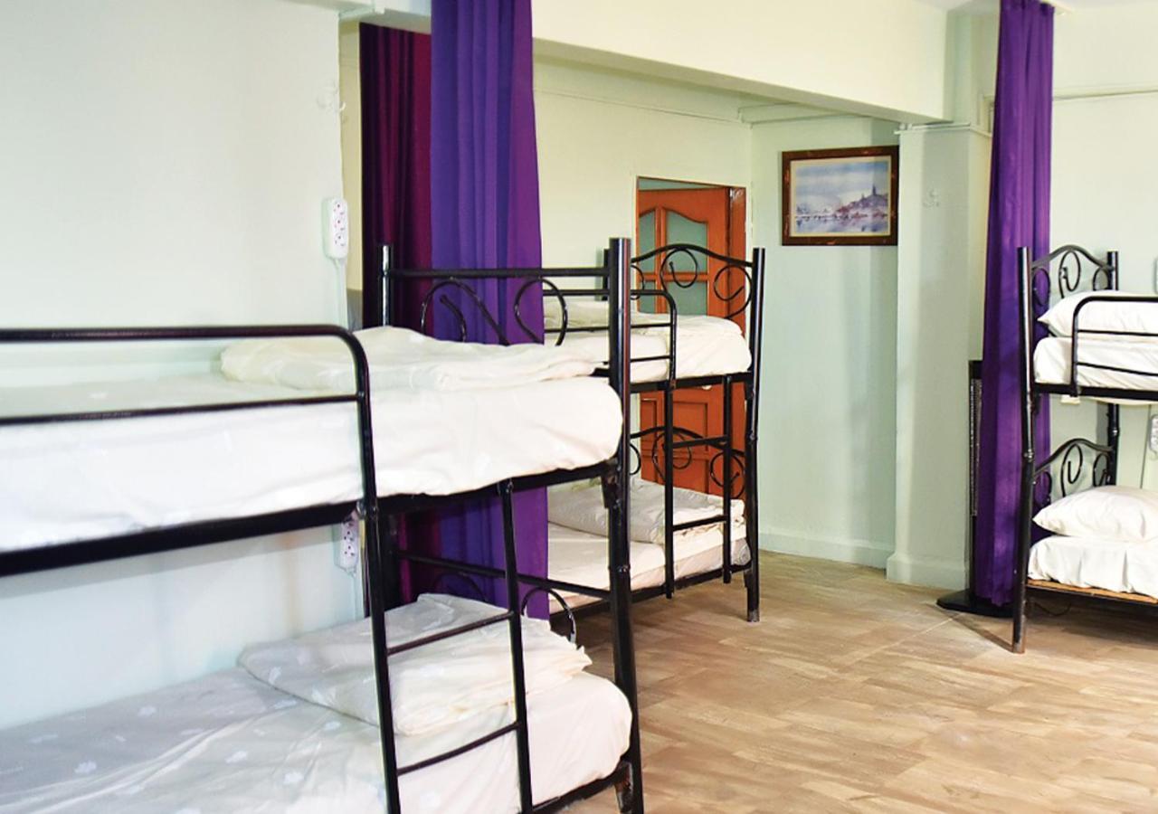Nostalji Hostel Istanbul Bagian luar foto
