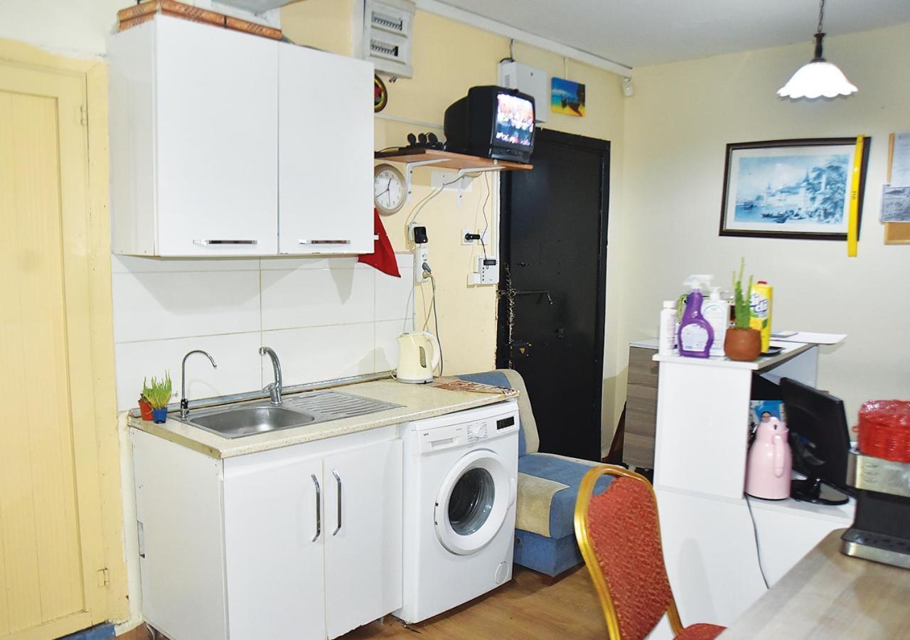 Nostalji Hostel Istanbul Bagian luar foto