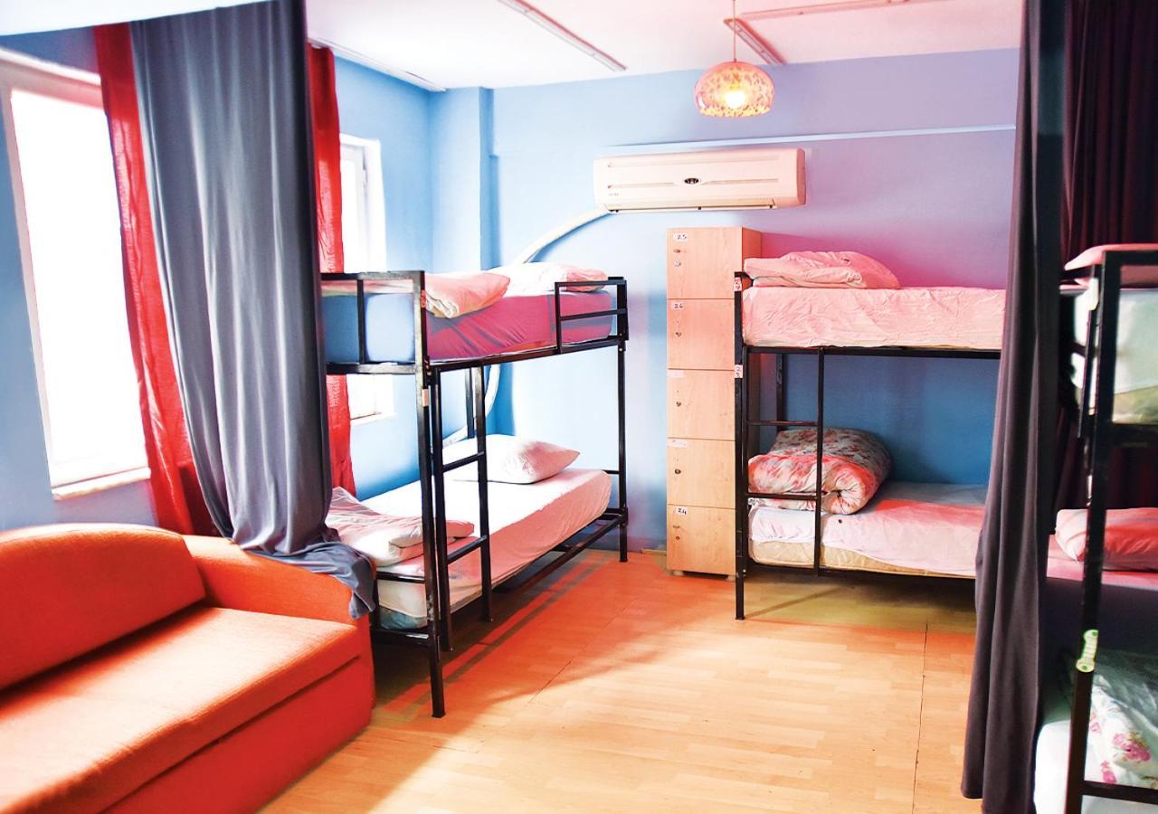 Nostalji Hostel Istanbul Bagian luar foto