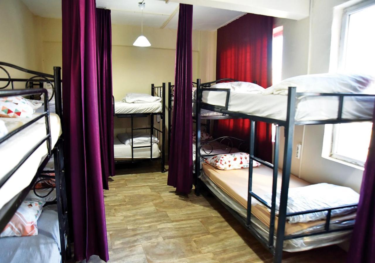 Nostalji Hostel Istanbul Bagian luar foto